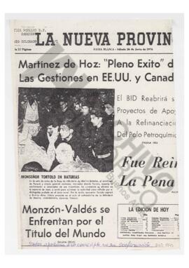 Fotocopia del diario La Nueva Provincia donde se lo ve a Carlos apadrinando a un conscripto en su...
