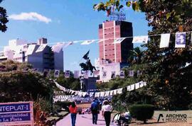 Carteles después de una marcha, La Plata 2004