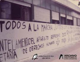 Pintada en la Escuela de 7 y 33 1983