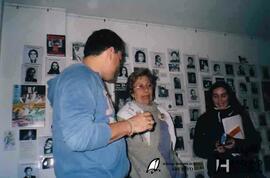 Ismael Serrano visita a las Madres 2005