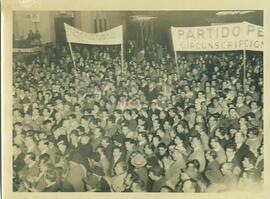 Actos y Multitudes