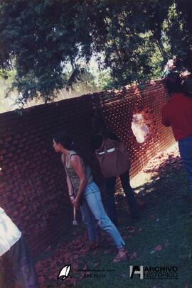 Demolición muro de la Facultad de Arquitectura 1995