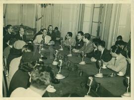 Juan Domingo Perón con delegaciones extranjeras