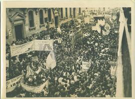 Actos y Multitudes