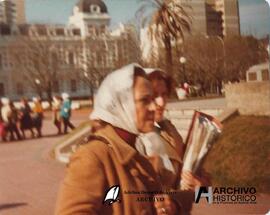 Entrega petitorio al Gobierno Provincial, Plaza San Martín 1981
