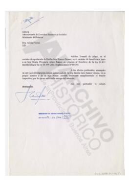 Nota presentada por Adelina para el cobro del beneficio de la ley 24.411 adjuntando la declaració...