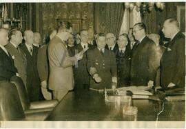 Juan Domingo Perón con Ministros. Jura de Ministros