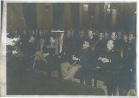 Juan Domingo Perón con representantes de las FFAA