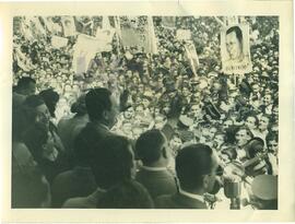 Juan Domingo Perón en actos multitudinarios