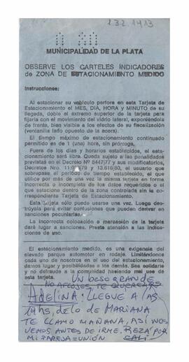 Nota dirigida a Adelina, escrita en un ticket de estacionamiento medido Firmada Cali