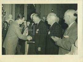 Juan Domingo Perón con delegaciones extranjeras