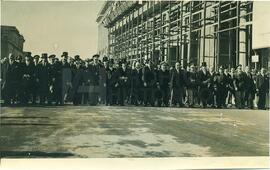 Juan Domingo Perón con representantes de las FFAA