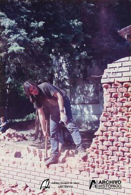 Demolición muro de la Facultad de Arquitectura 1995
