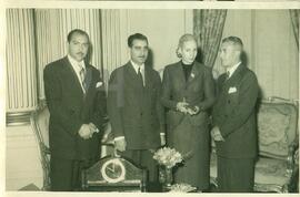 Eva Duarte de Perón con personalidades argentinas