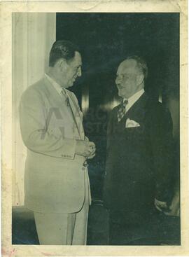 Juan Domingo Perón con periodistas extranjeros