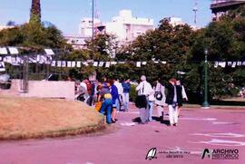 Carteles después de una marcha, La Plata 2004
