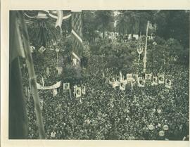 Actos y Multitudes